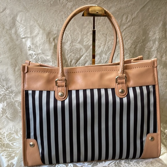 Henri Bendel Tote jacquard and leather details. VERY UNIQUE 🔥 - Picture 2 of 12